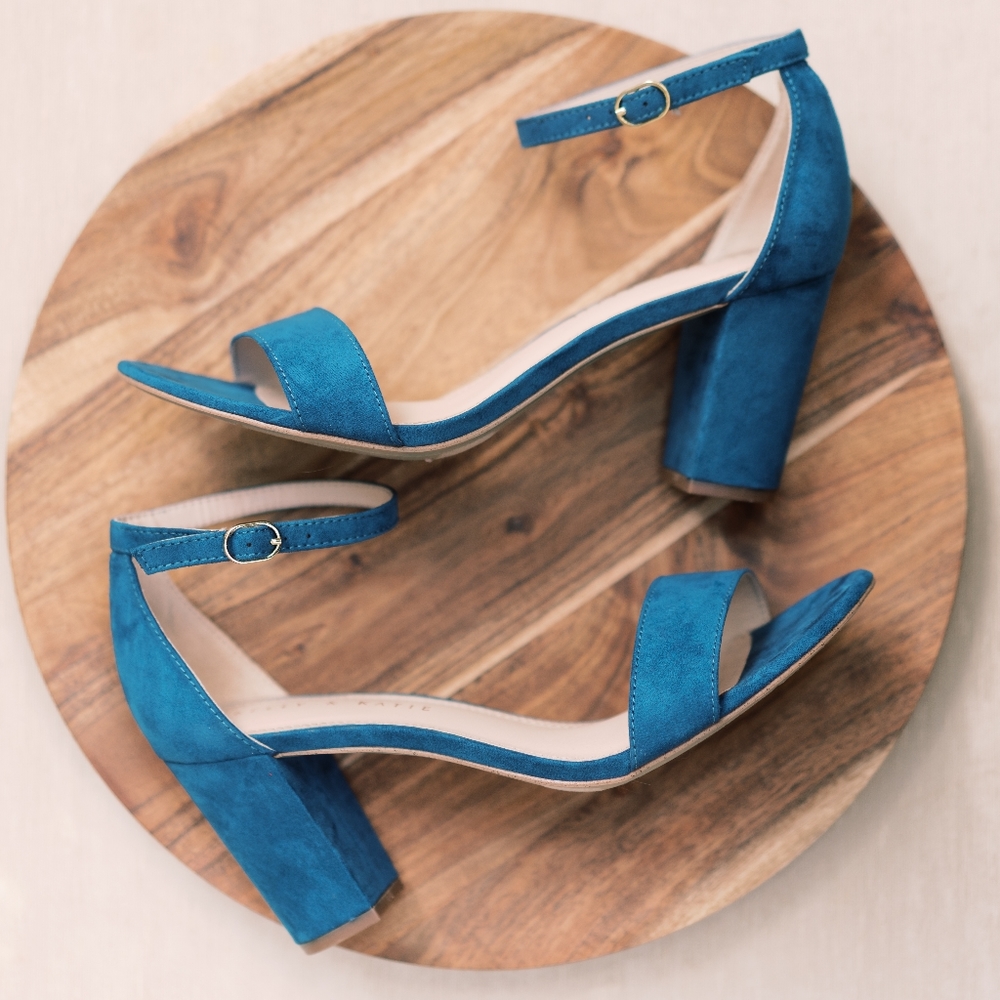 Kelly & Katie Hailee blue suede heels NWT